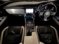 Jaguar XF V6 S 11