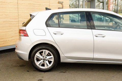 Volkswagen Golf LIFE TSI 7