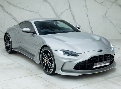 Aston Martin V12 Vantage 8