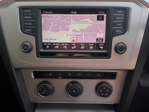 Volkswagen Passat 2.0 TDI BlueMotion Tech SE Business Euro 6 (s/s) 5dr 7