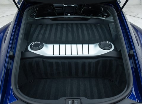 Porsche Cayman GT4 (718) 31