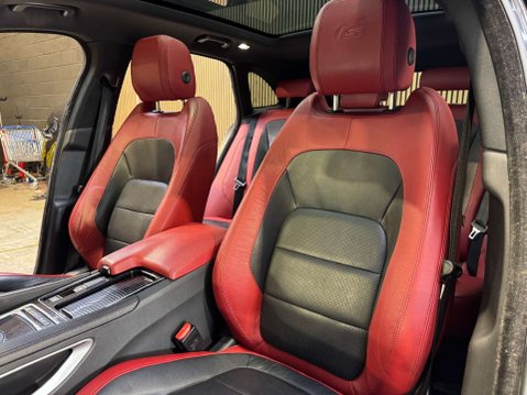 Jaguar F-Pace 3.0 F-PACE V6 S AWD D Auto 4WD 5dr 69