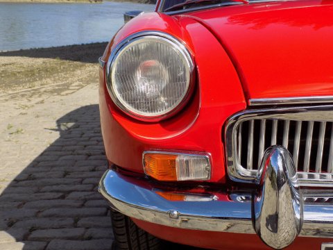 MG B GT 24