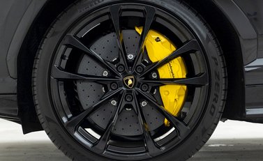 Lamborghini Urus 8