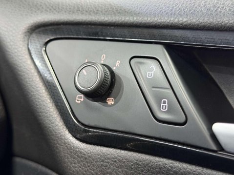 Volkswagen Golf 2.0 TSI BlueMotion Tech R Hatchback 3dr Petrol DSG 4Motion Euro 6 (s/s) (30 36