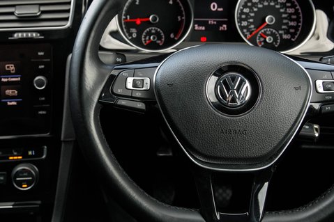 Volkswagen Golf GT EDITION TDI 18