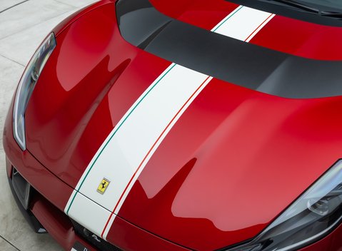 Ferrari 812 Competizione 34