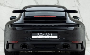 Porsche 911 (992) Carrera 4 GTS 5