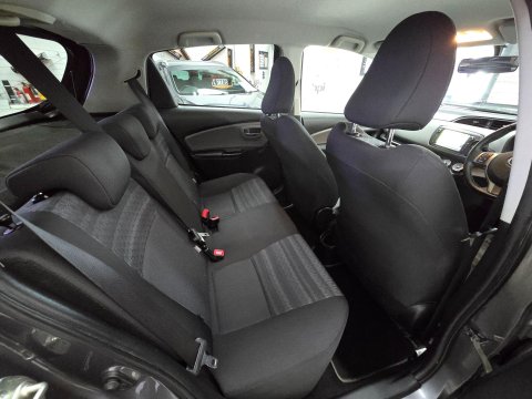 Toyota Yaris 1.33 Dual VVT-i Icon Euro 6 5dr 17