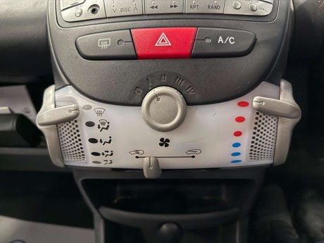 Toyota Aygo 1.0 VVT-i Move MultiMode Euro 5 5dr 29