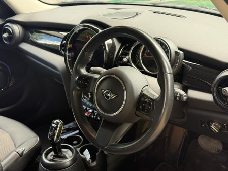 Mini Hatch COOPER CLASSIC 23