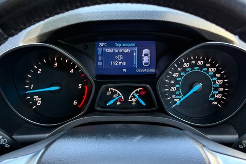 Ford Kuga TITANIUM TDCI 2WD - 10 SERVICES - NEW MOT - NEW DISCS AND PADS ALL ROUND 31
