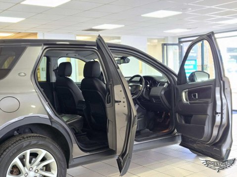 Land Rover Discovery Sport 2.0 TD4 SE Tech Auto 4WD Euro 6 (s/s) 5dr 48