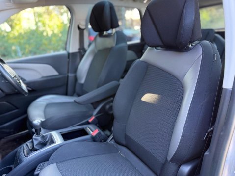 Citroen C4 Picasso 1.6 e-HDi Airdream Exclusive+ Euro 5 (s/s) 5dr 27
