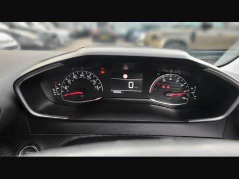 Peugeot 208 PURETECH ALLURE S/S 27