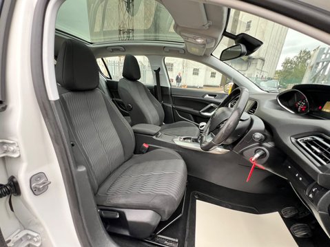 Peugeot 308 E-HDI ACTIVE 27