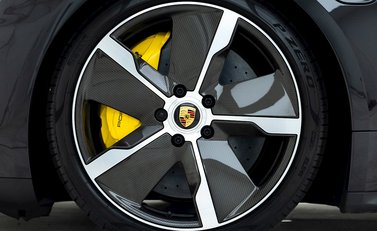 Porsche Taycan Turbo S 8