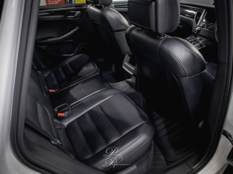 Porsche Macan 3.0 Macan S D Semi-Auto 4WD 5dr 20