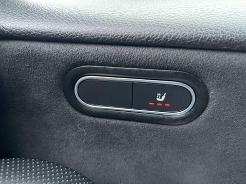 Mercedes-Benz A Class 2.0 A200d AMG Line 8G-DCT Euro 6 (s/s) 5dr 29