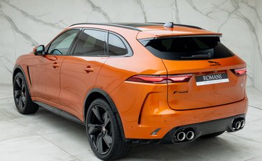 Jaguar F-Pace SVR 7