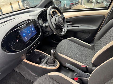 Toyota Aygo X VVT-I EDGE 18