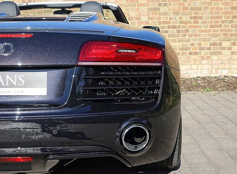 Audi R8 V10 Spyder 14