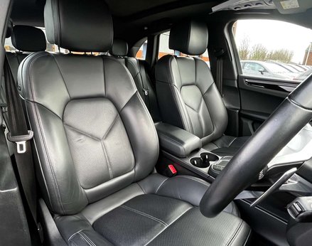 Porsche Macan 3.0 Macan S Semi-Auto 4WD 5dr 69