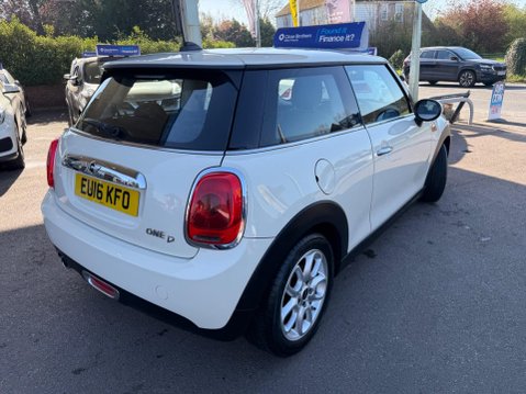 Mini Hatch 1.5 One D Euro 6 (s/s) 3dr 17
