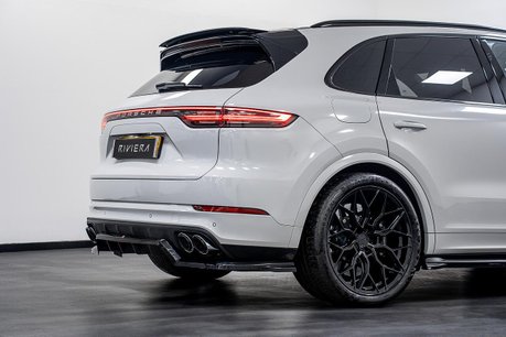 Porsche Cayenne 4.0T V8 GPF Turbo SUV 5dr Petrol TiptronicS 4WD Euro 6 (s/s) (550 ps) 17