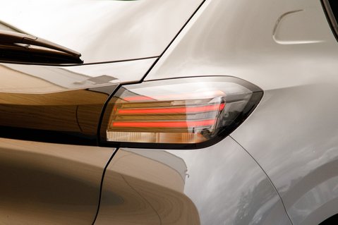 Peugeot 208 PURETECH ALLURE S/S 9