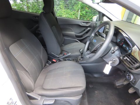 Ford Fiesta TREND 10