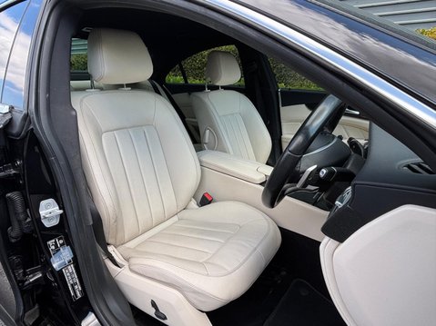 Mercedes-Benz CLS CLS220 D AMG LINE 14