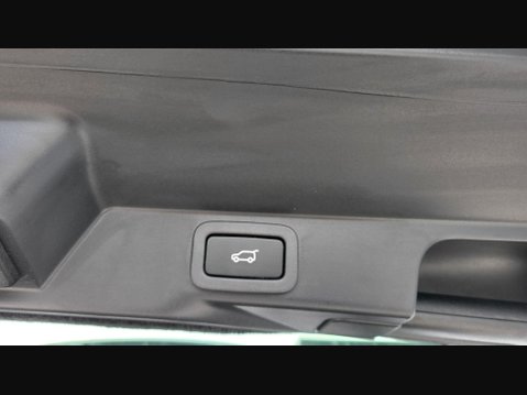 Land Rover Range Rover Sport SVR 28