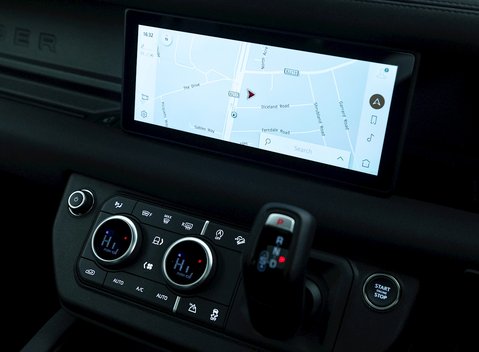 Land Rover Defender 110 X-Dynamic S D300 MHEV 18