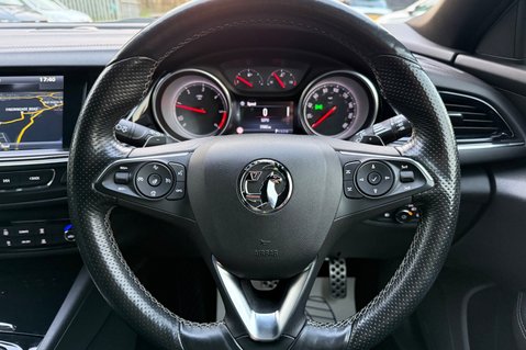 Vauxhall Insignia SRI VX-LINE NAV AUTOMATIC - REVERSE CAMERA -20 INCH ALLOYS 8