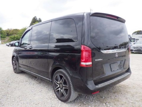 Mercedes-Benz V Class 2.2 V220d AMG Line MPV 5dr Diesel G-Tronic+ Euro 6 (s/s) 7 Seat (163 ps) 6