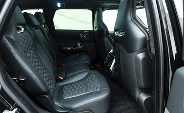 Land Rover Range Rover Sport 5.0 SVR Carbon Edition 15