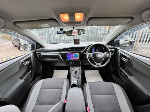 Toyota Auris VVT-I ACTIVE TOURING SPORTS 27