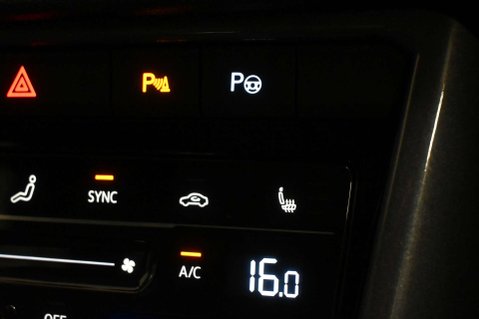 Volkswagen T-Roc 1.5 T-Roc Style TSI Semi-Auto 5dr 53