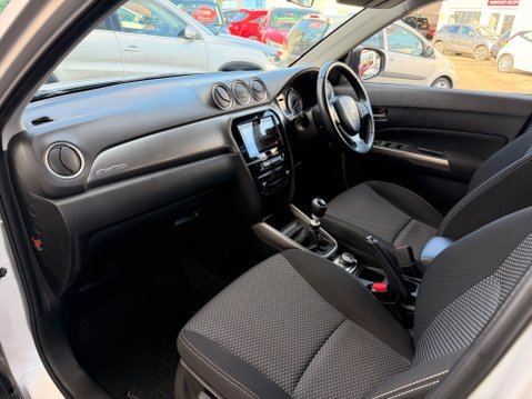 Suzuki Vitara SZ-T BOOSTERJET ALLGRIP MHEV 7