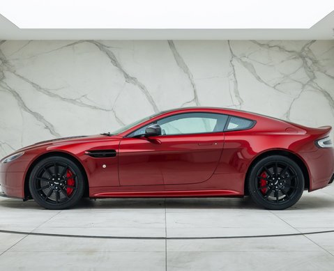 Aston Martin V12 Vantage s 