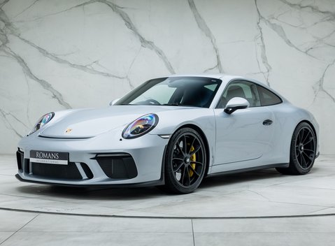 Porsche 911 GT3 TOURING (991.2) 1
