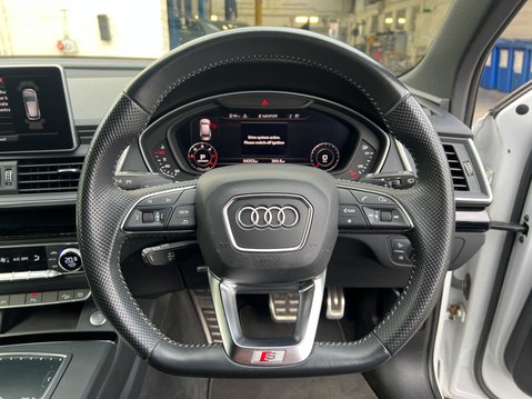 Audi Q5 2.0 TDI 40 Black Edition SUV 5dr Diesel S Tronic quattro Euro 6 (s/s) (190 19