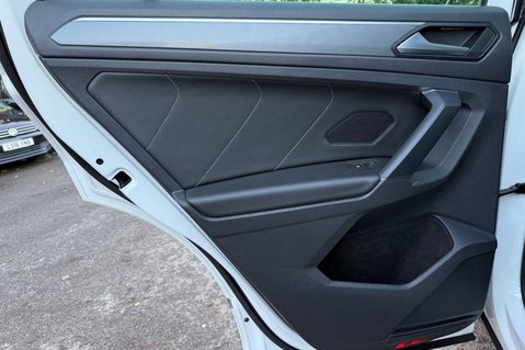 Volkswagen Tiguan R-LINE TECH TDI 4MOTION DSG -TOWBAR -ELECTRIC TAILGATE -KEYLESS -CARPLAY 29