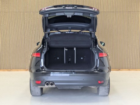 Jaguar F-Pace 2.0 F-PACE Portfolio AWD D Auto 4WD 5dr 26