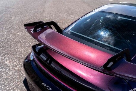 Porsche 911 GT3. PAINT-TO-SAMPLE. MANTHEY BRAKES. 6-SPEED MANUAL. PCCBS. LIFT. 5