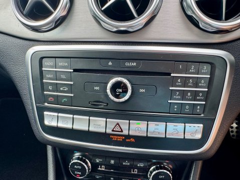 Mercedes-Benz GLA Class GLA 220 D 4MATIC AMG LINE PREMIUM PLUS 38