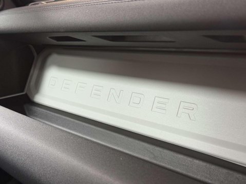 Land Rover Defender 3.0 D250 MHEV SE Hard Top SUV 5dr Diesel Auto 4WD MWB Euro 6 (s/s) (250 ps) 48