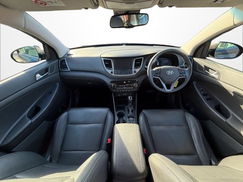 Hyundai TUCSON 2.0 CRDi Premium 5dr AWD Auto 15