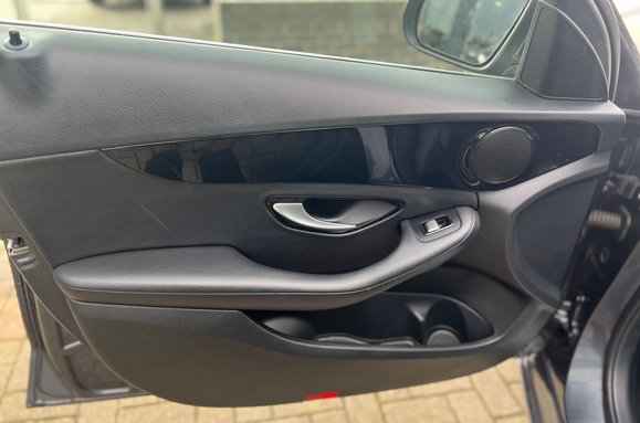 Mercedes-Benz C Class C200 SE PETROL 4 Door 28